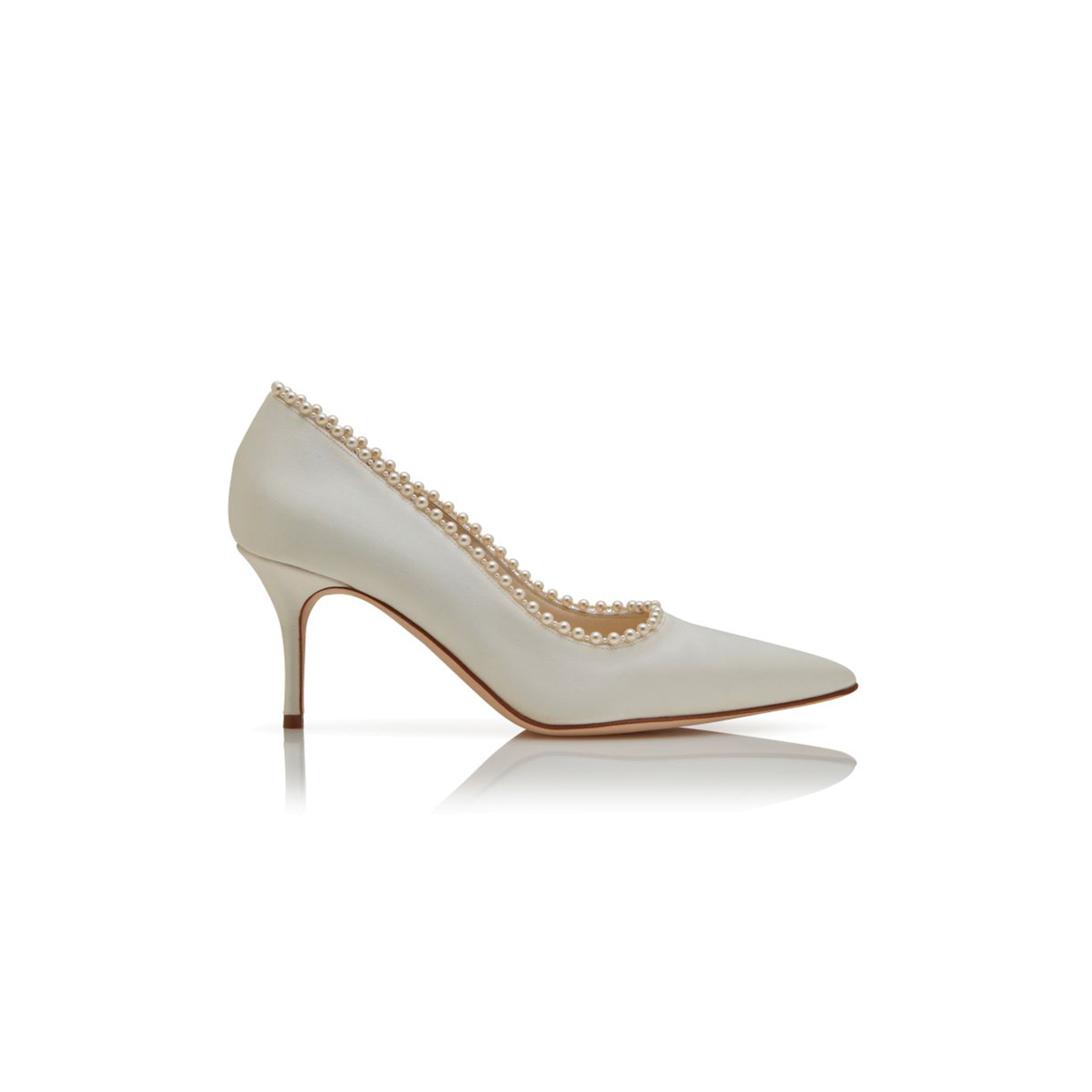 MANOLO BLAHNIK KIFAT LIGHT CREAM SATIN PEARL DETAIL PUMPS 125-2924-0001